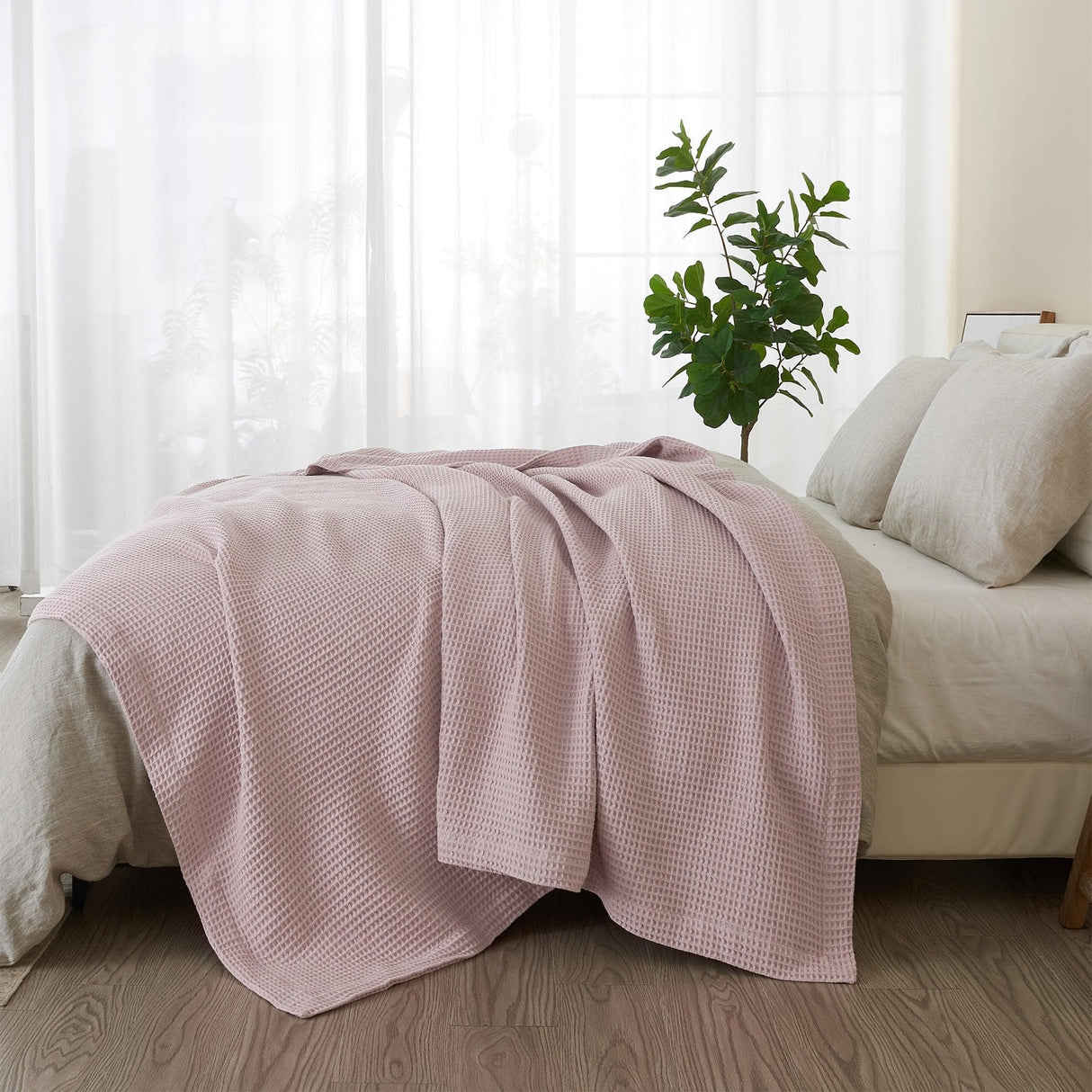 Solid-cotton-waffle-weave-blanket-Blankets