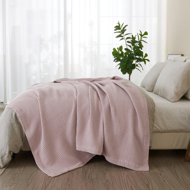 Solid-cotton-waffle-weave-blanket-Blankets