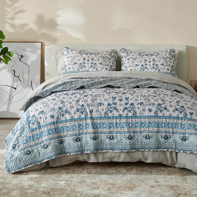 Blue-boho-printed-bordered-quilt-set-with-shams-Quilts-&-Comforters