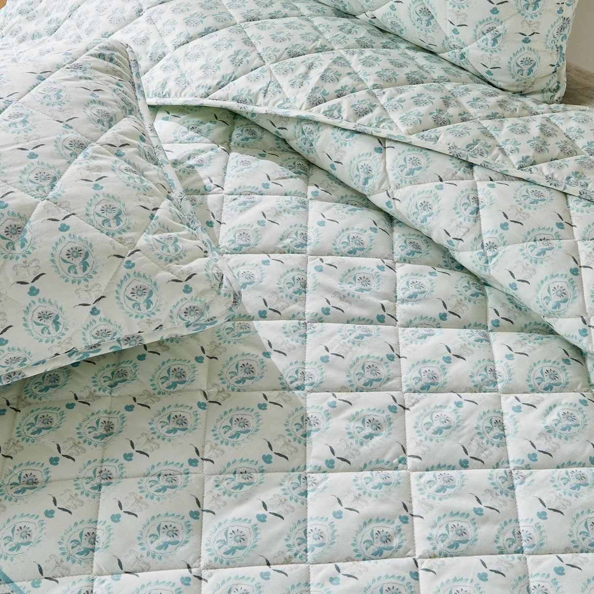 Patina Vie Maison Quilts & Comforters Boho Floral Inspired Reversible Quilt Set with Shams