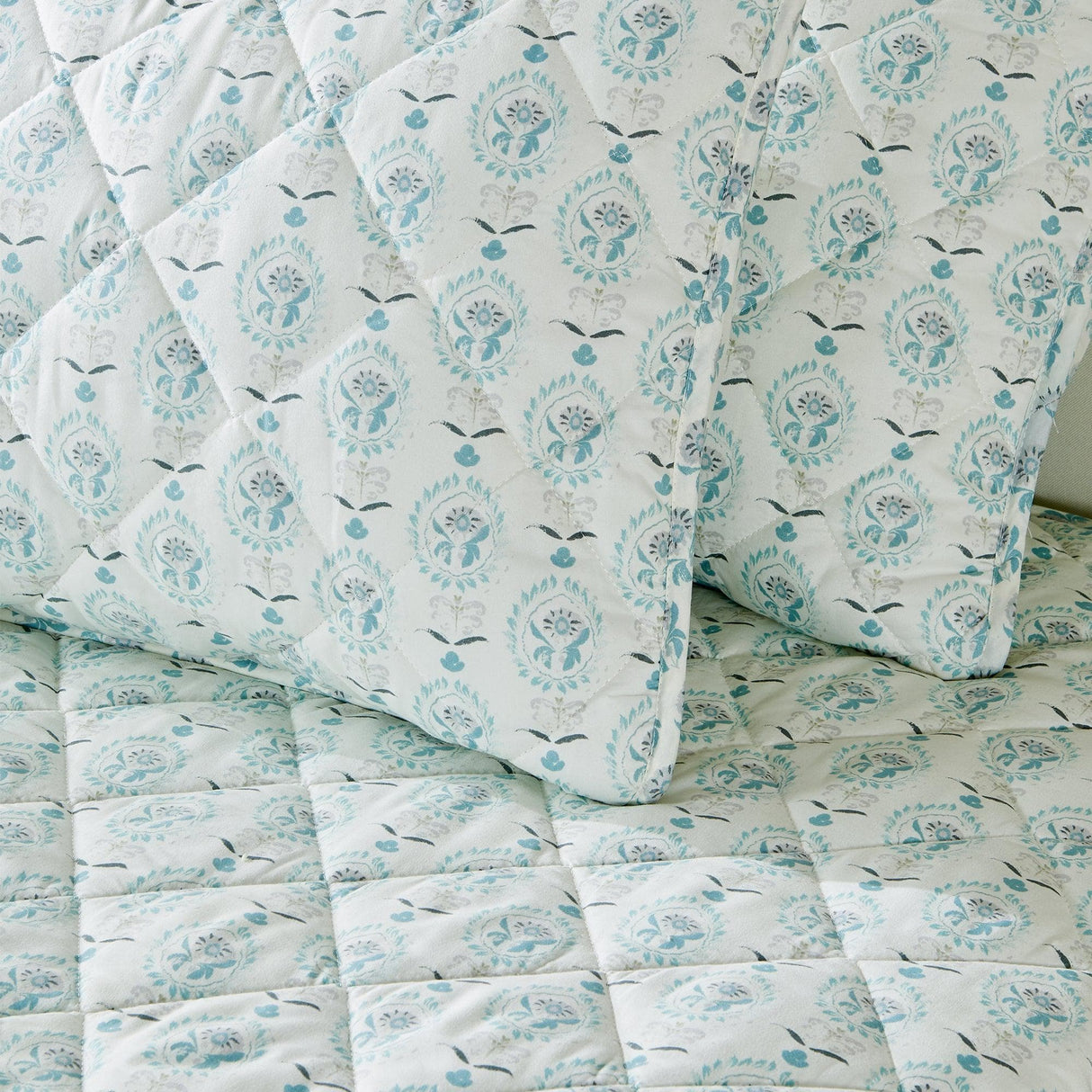 Patina Vie Maison Quilts & Comforters Boho Floral Inspired Reversible Quilt Set with Shams