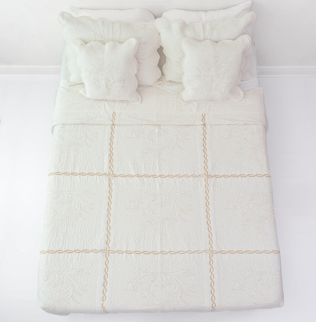 DaDa Bedding Elegant White Floral Beige Matelassé 100% Cotton Coverlet 5Pcs Bedspread Set - King Size (DXJ101796)