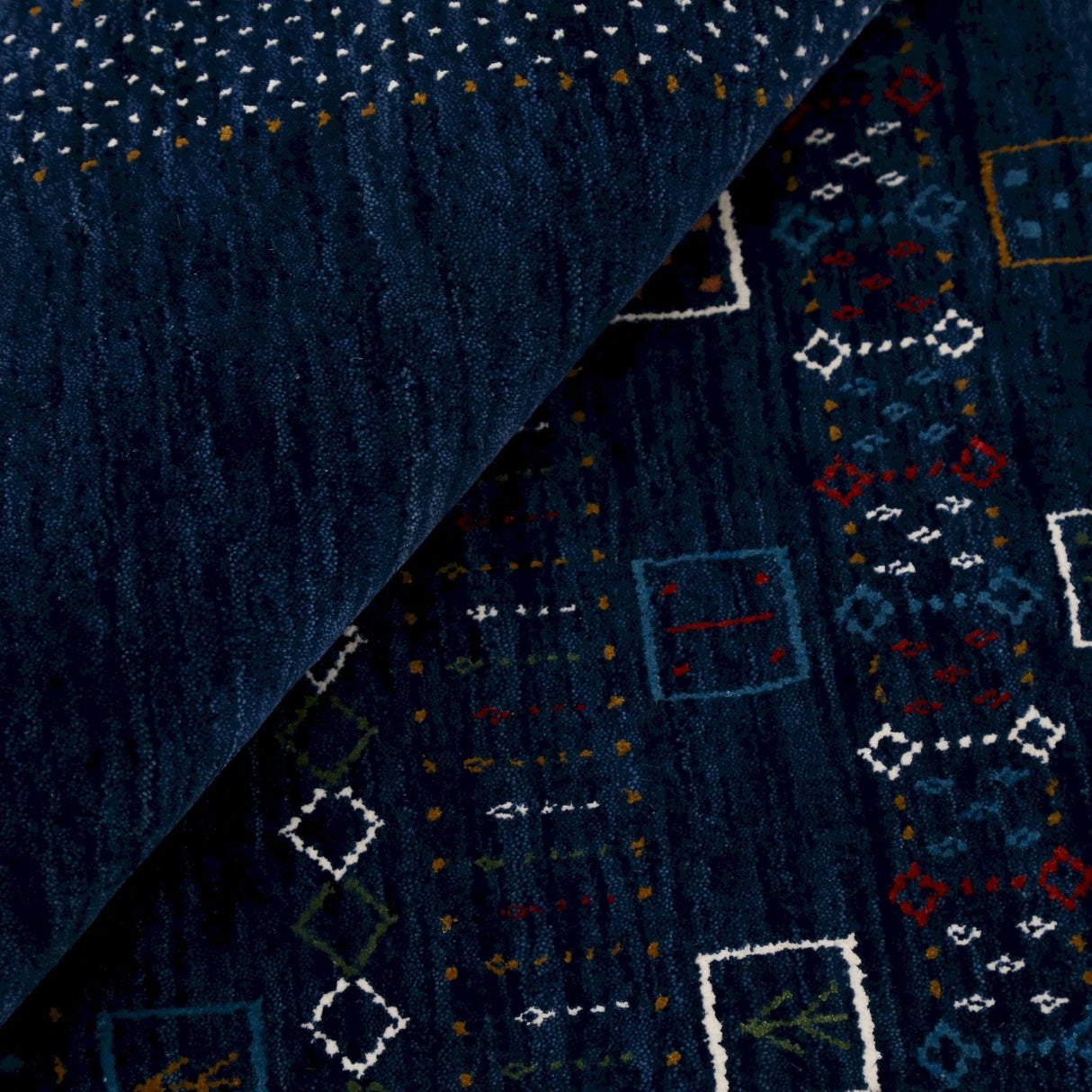 Blue Center Pattern Hand Loomed Wool Area Rug