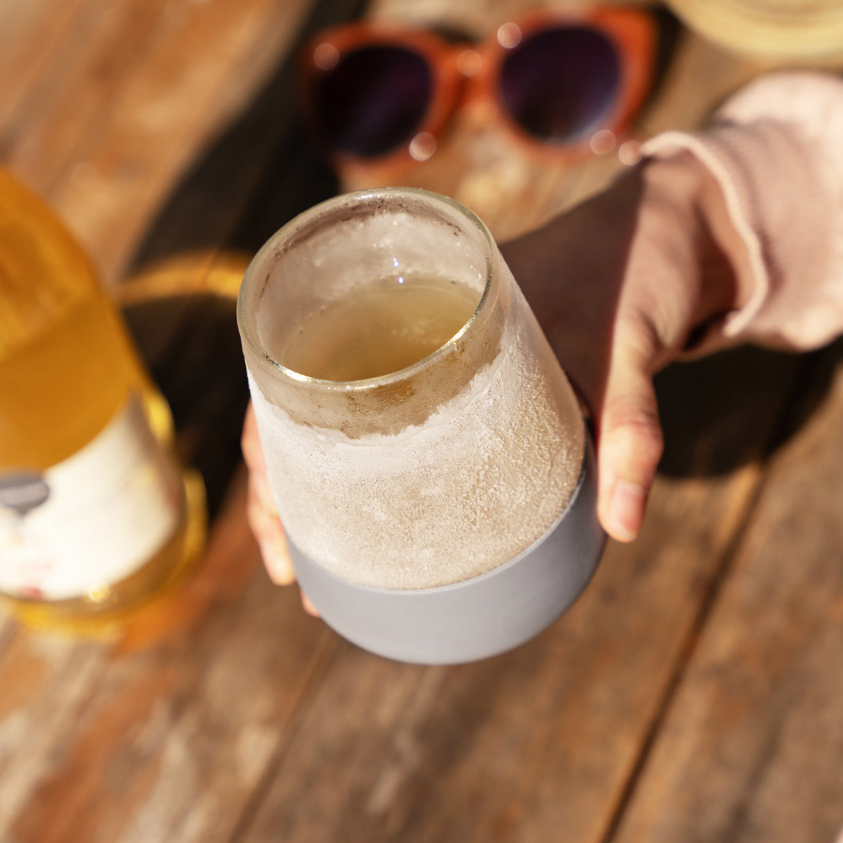 Glass Tasting FREEZE™ – 6.7 oz Double-Walled Glass with Cooling Gel and Silicone Grip