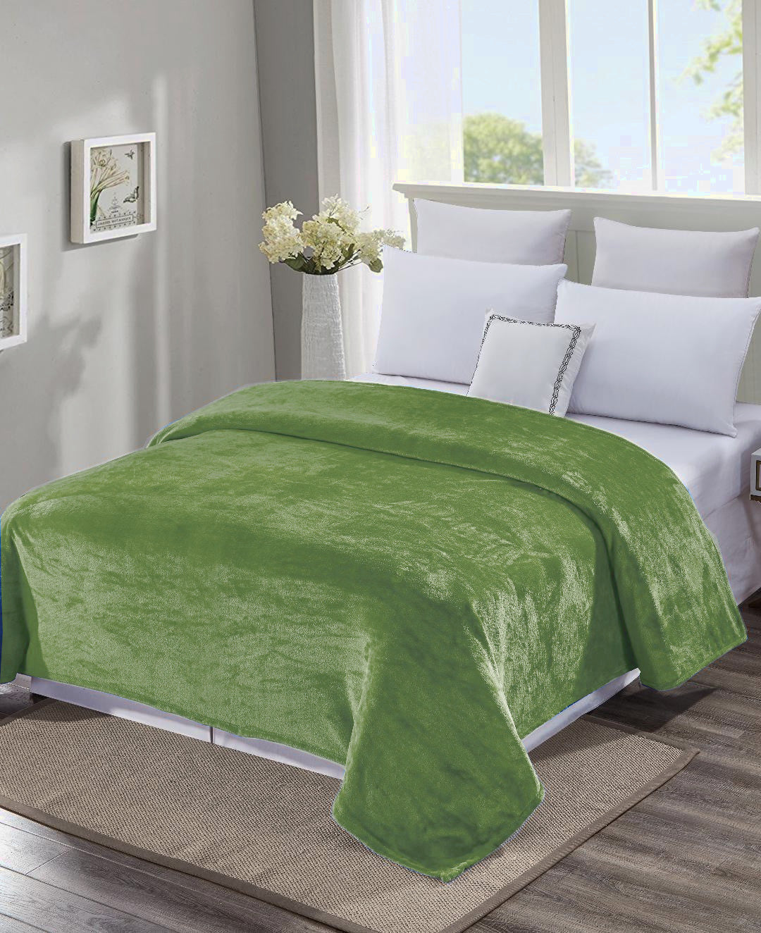 Decor&More Home Essentials Solid Microplush Blanket