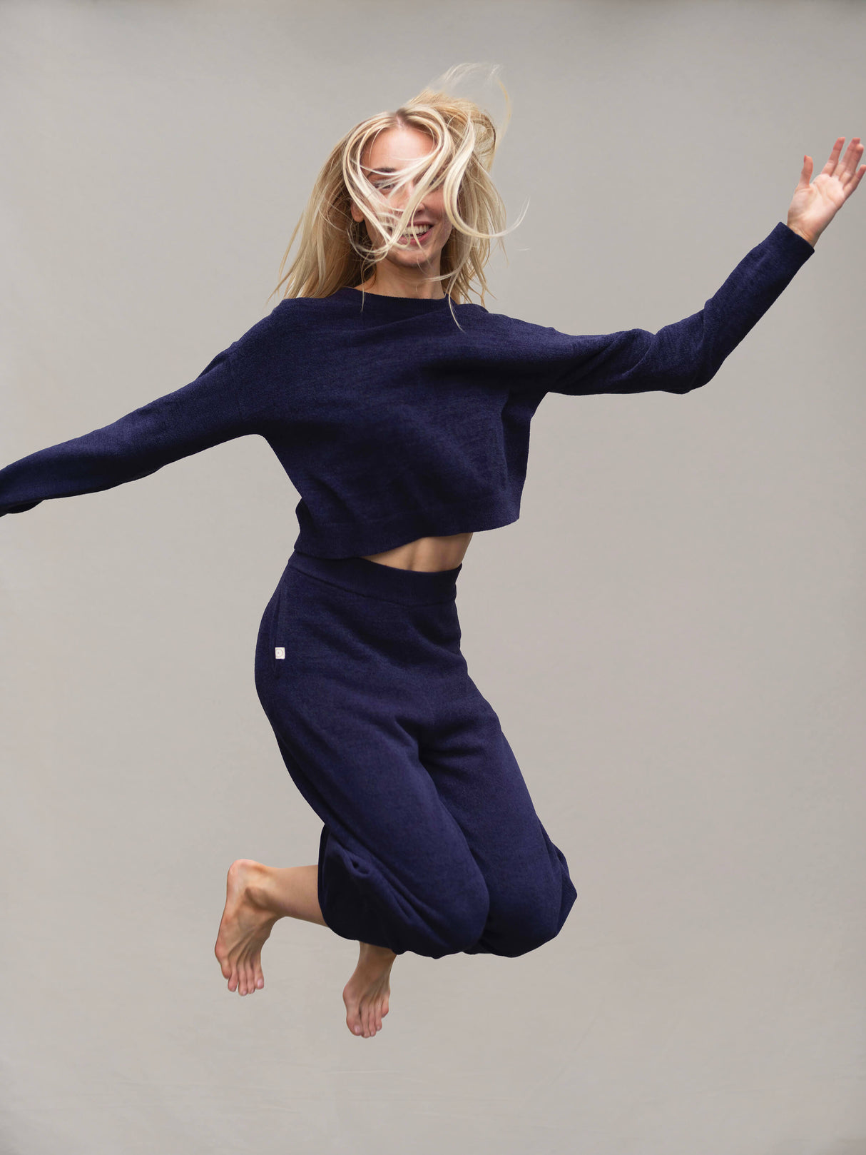 Cloud Cool Light Cropped Sweater