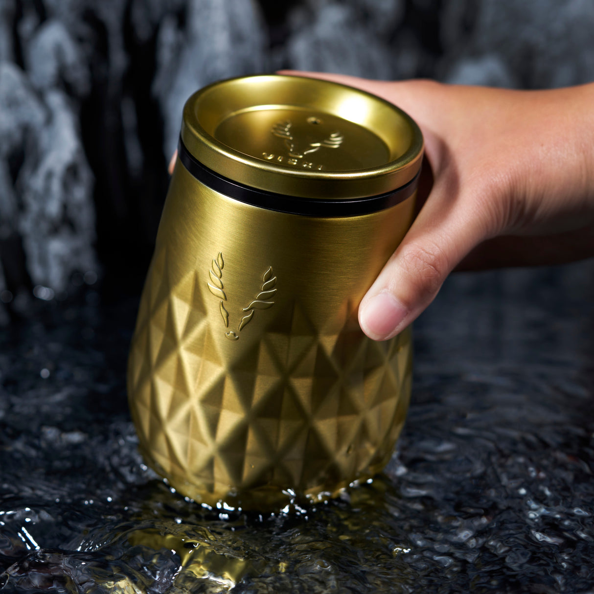 Paragon stainless steel wine tumbler in gold viski®