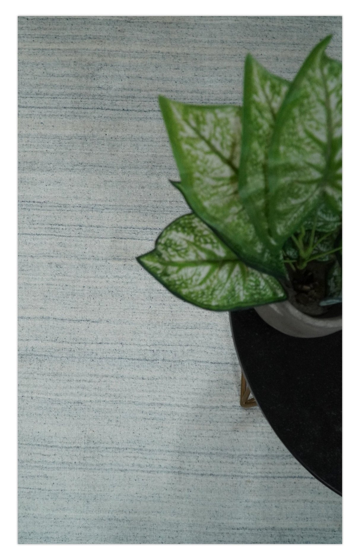 Modern Solid Silver and White  5x7 Blended Wool Hand woven Area Rug