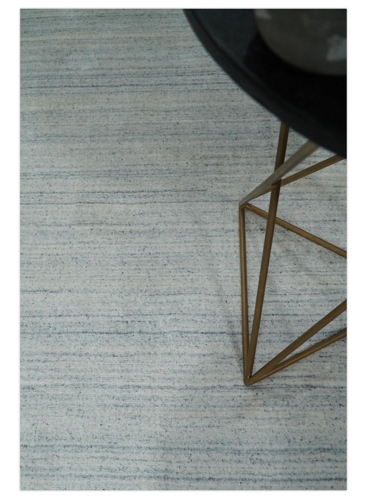 Modern Solid Silver and White  5x7 Blended Wool Hand woven Area Rug