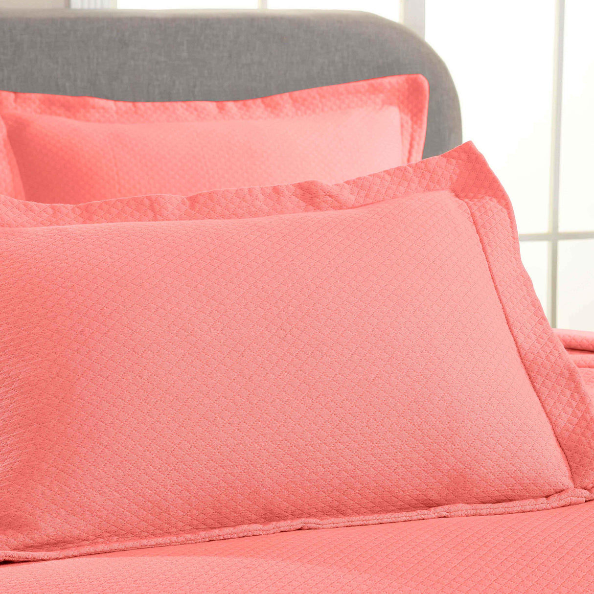 Solitaire Jacquard Matelassé Cotton Diamond Solitaire Bedspread Set - Bedspread by Superior Brand