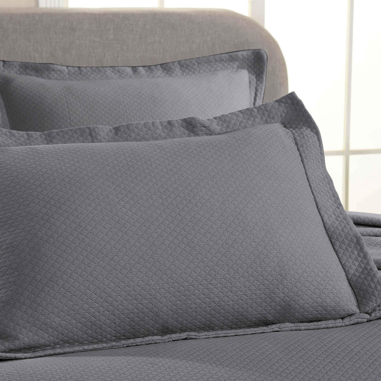 Solitaire Jacquard Matelassé Cotton Diamond Solitaire Bedspread Set - Bedspread by Superior Brand
