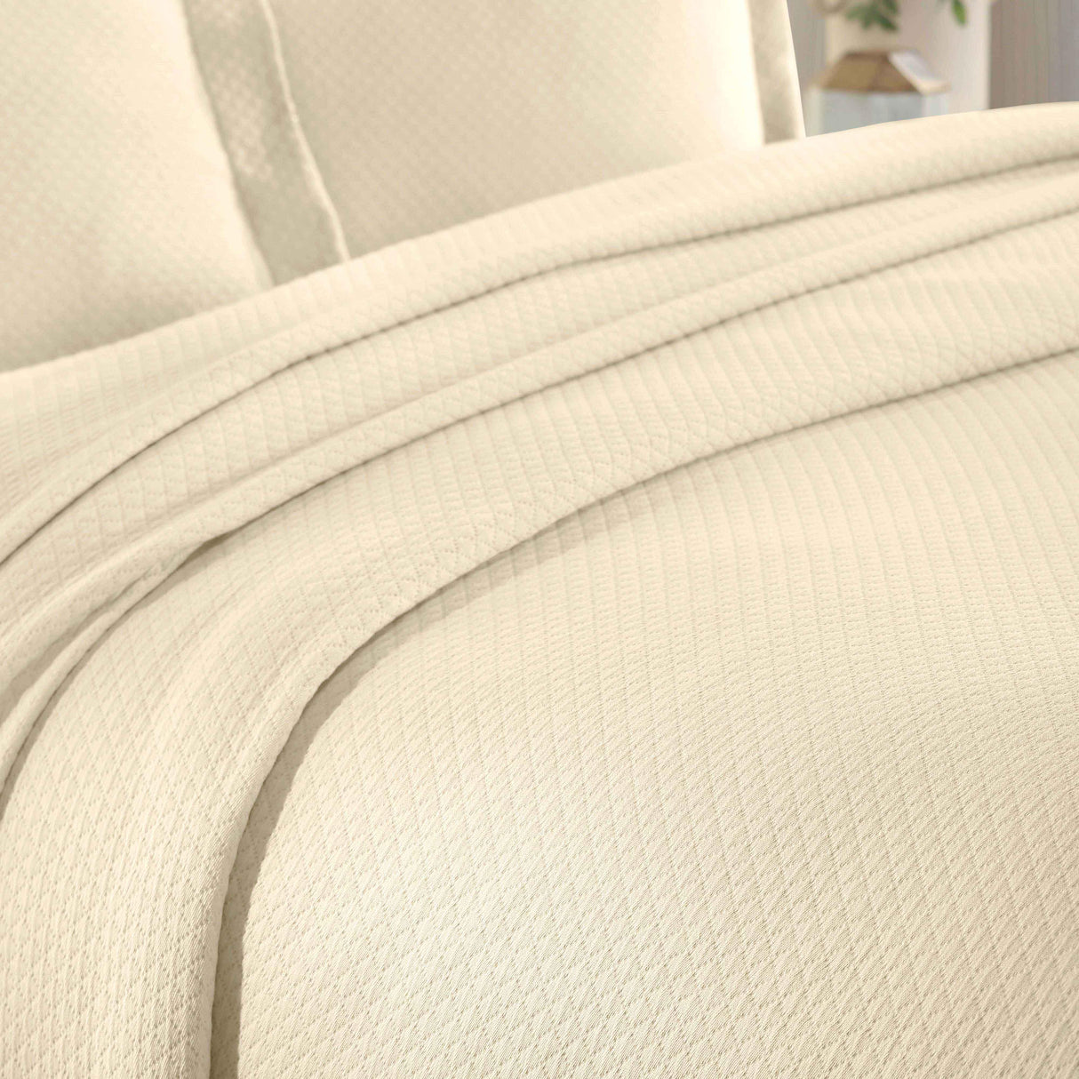 Solitaire Jacquard Matelassé Cotton Diamond Solitaire Bedspread Set - Bedspread by Superior Brand