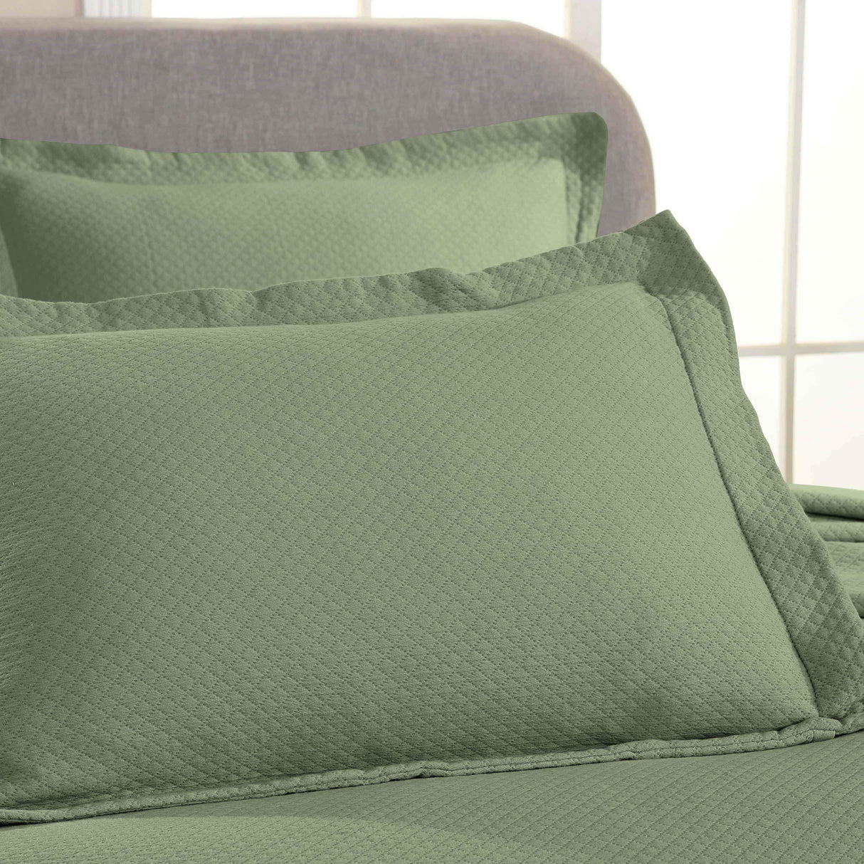 Solitaire Jacquard Matelassé Cotton Diamond Solitaire Bedspread Set - Bedspread by Superior Brand