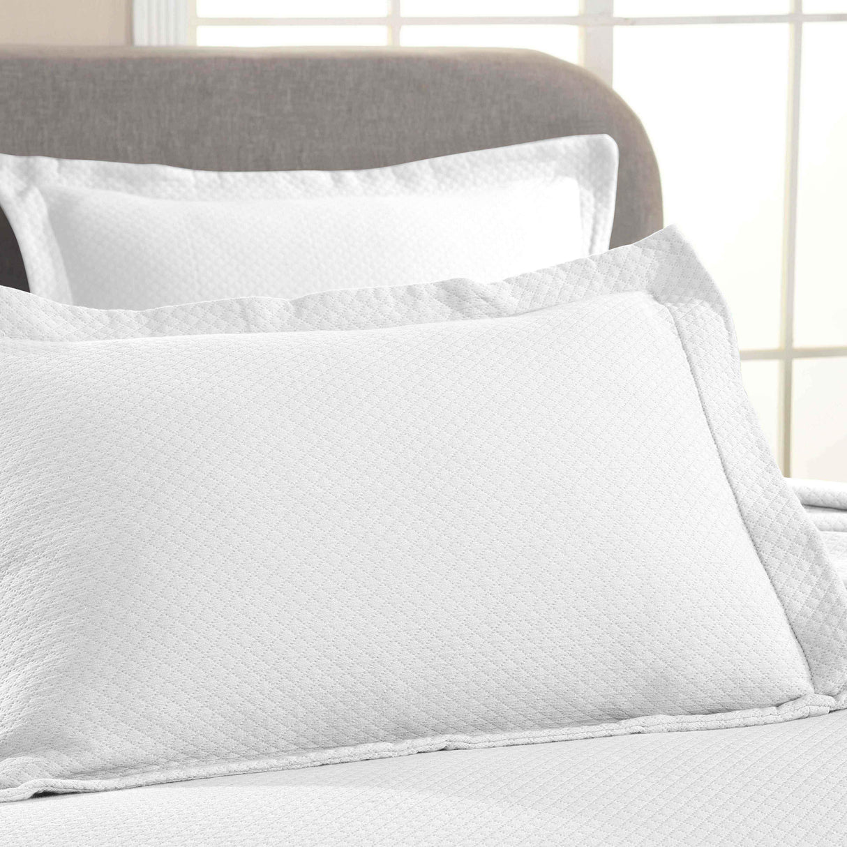 Solitaire Jacquard Matelassé Cotton Diamond Solitaire Bedspread Set - Bedspread by Superior Brand