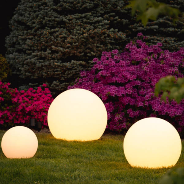 Modern PE Globe Outdoor Garden Light LED Rechargeable 16-Color IP55