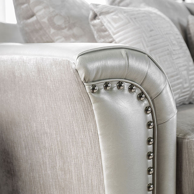 Benigno - Love Seat