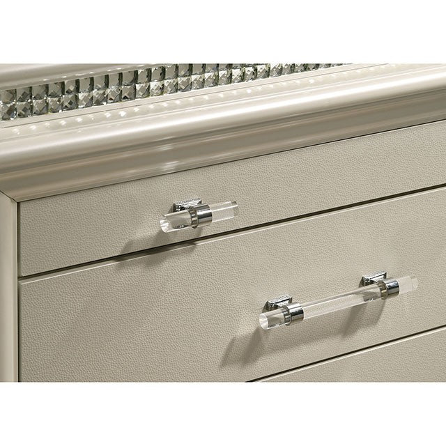 Maddie - 5 Pc Queen Bedroom Set
