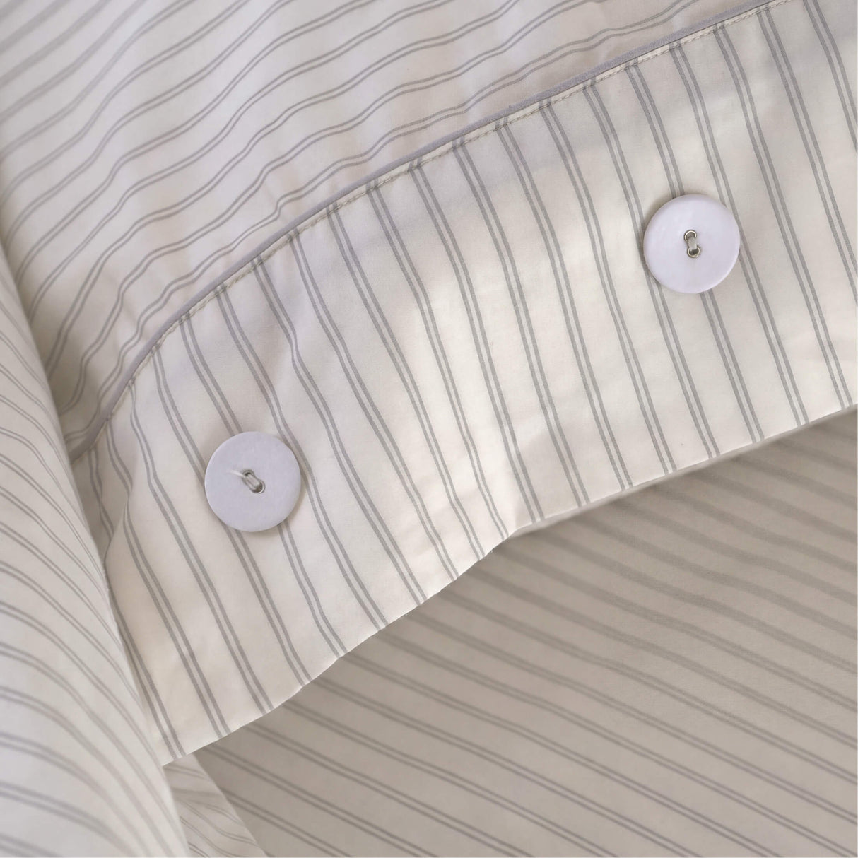 Perla Reversible Cotton Sateen Pillowcases