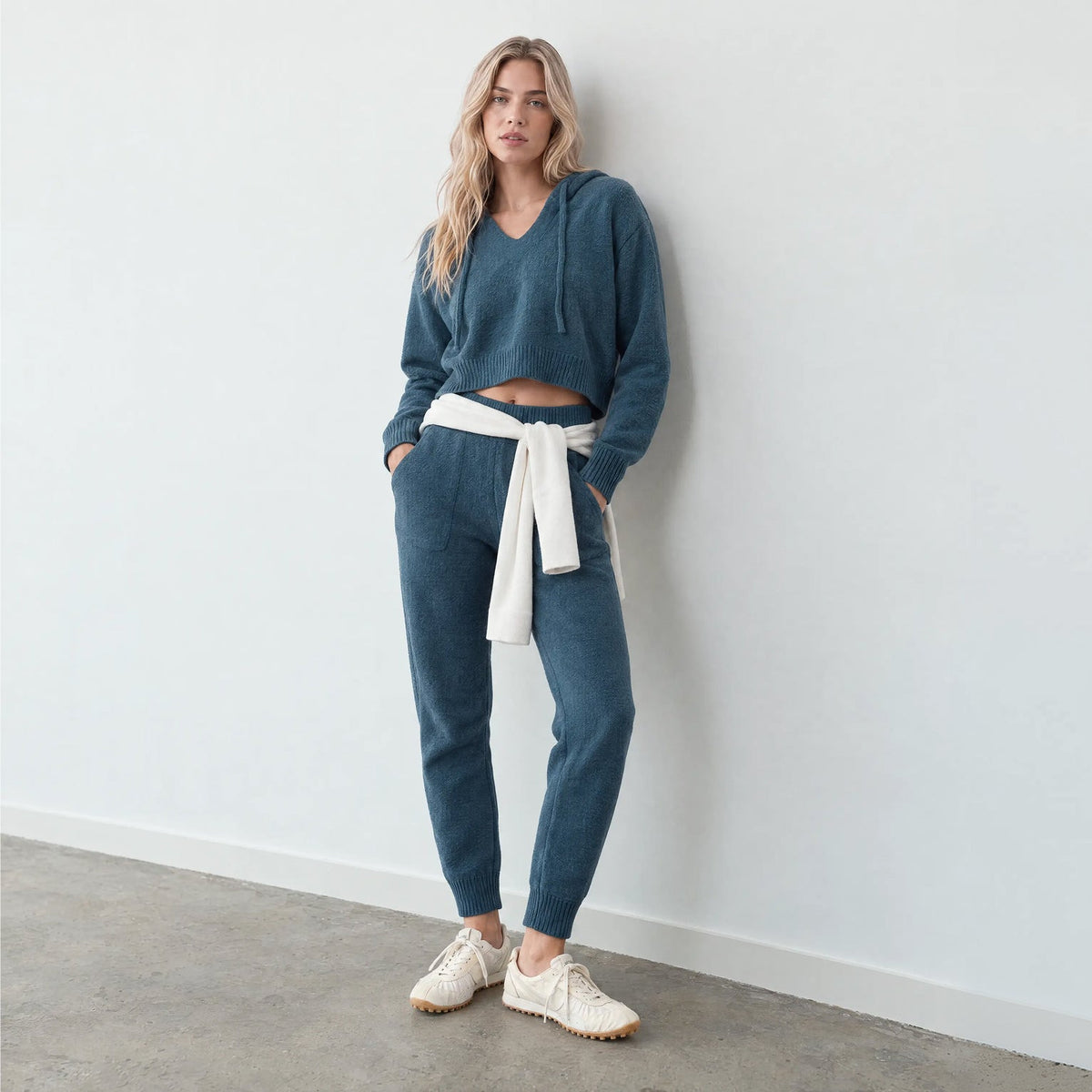 Snug Lite Cropped Hoodie