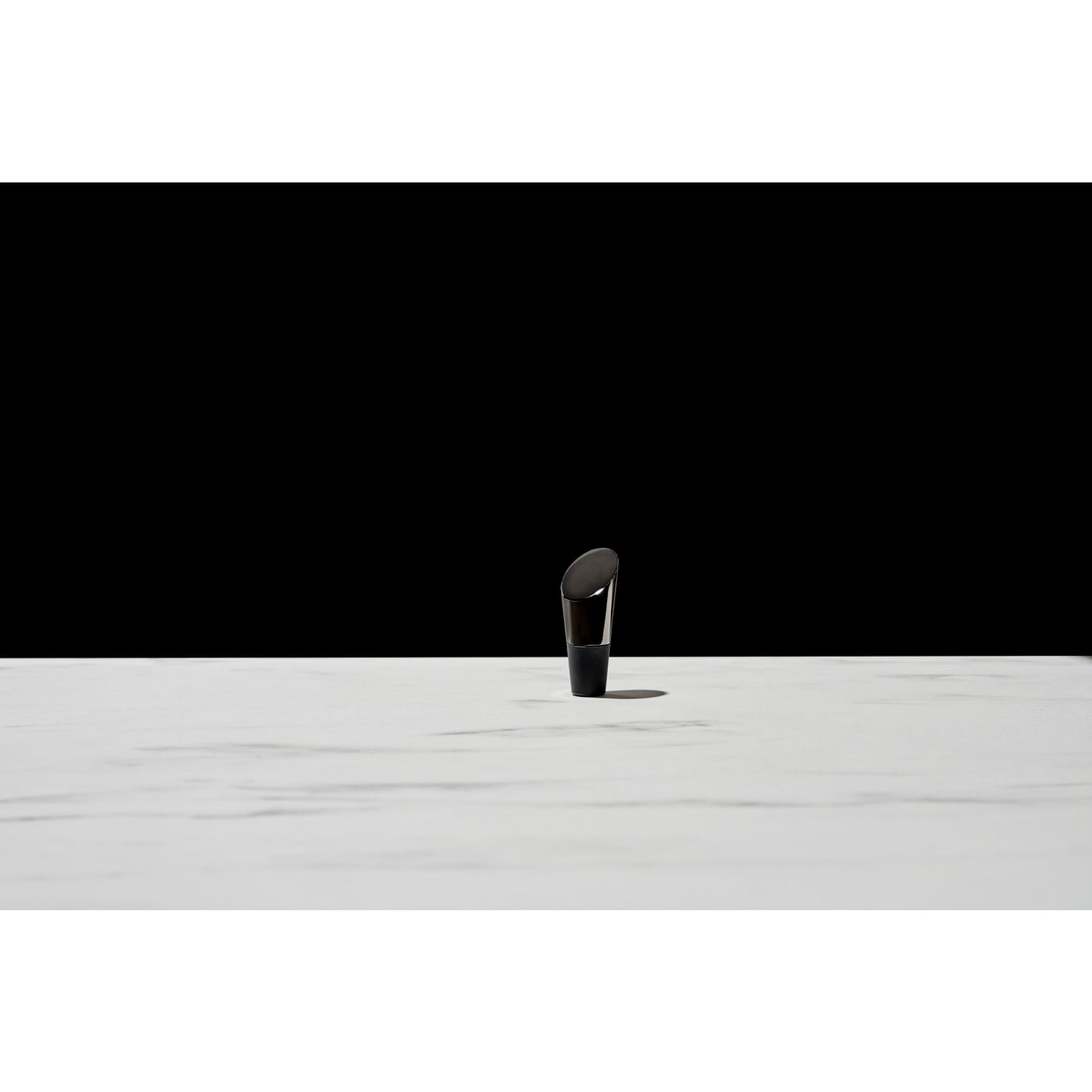 Gunmetal heavyweight bottle stopper by viski®