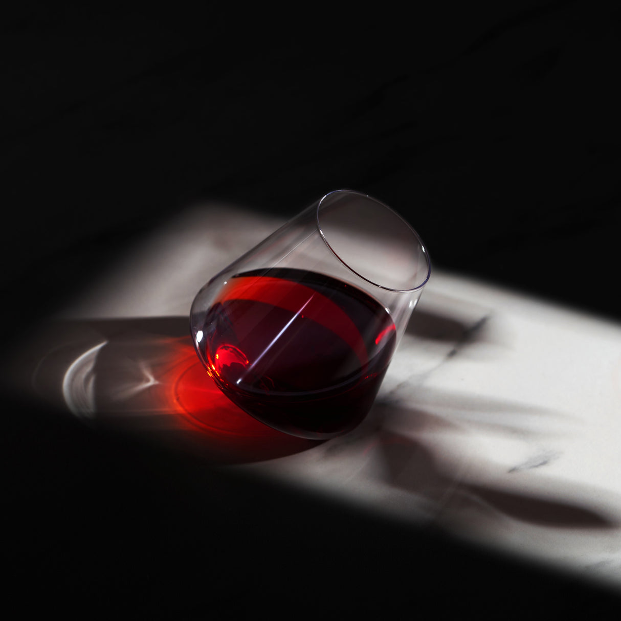 Rolling crystal wine glasses viski®