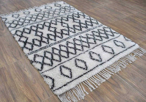 Traditional Hand Made Moroccan Design Black And White Wool 4x6 Area Rug