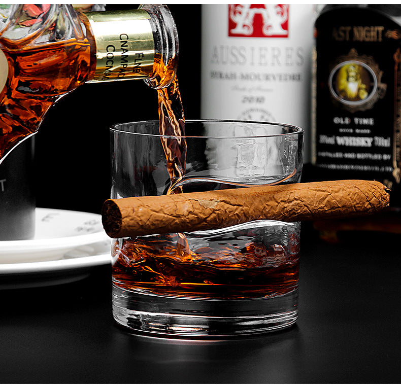 2-Pack Whiskey Glass with Built-in Cigar Rest and Cigar Cutter