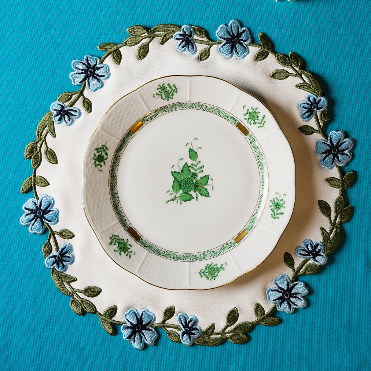 Unity White Blue Round Faux Leather Placemats