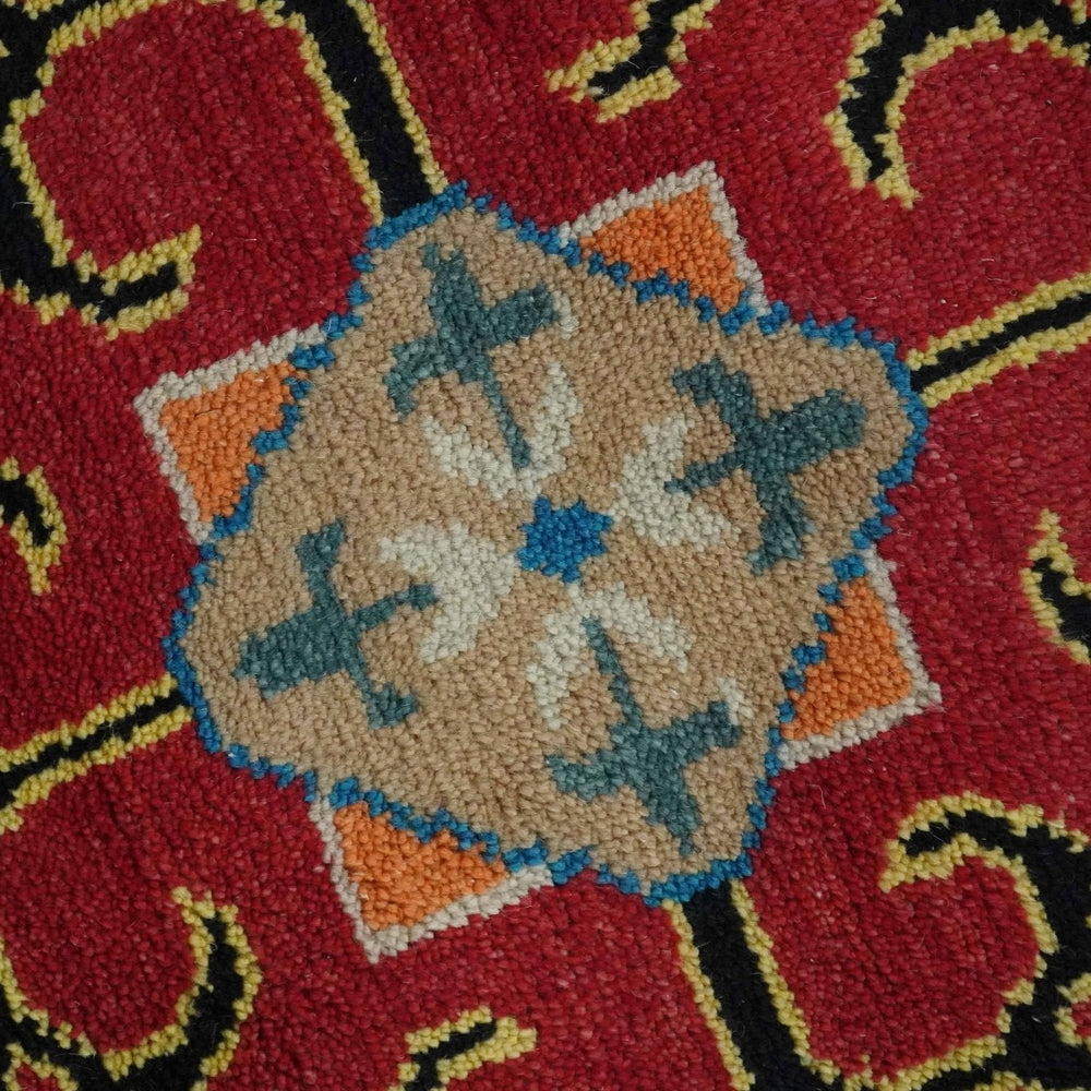 Vibrant colorful 8x10 Black, Maroon and Beige Traditional Medallion Mamluk Design wool Rug