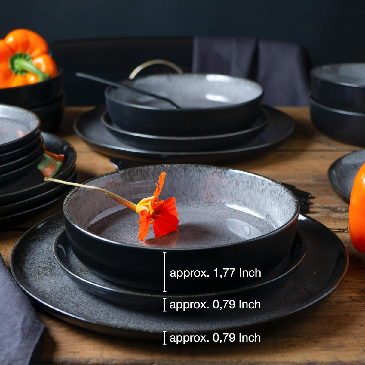 VIDA 12-Piece Porcelain Dinnerware Set