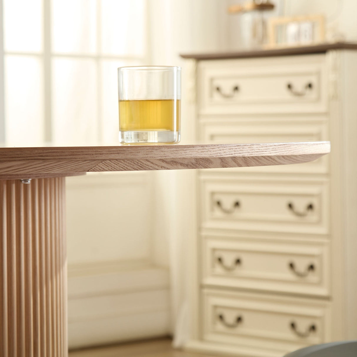 Volet 47.24" Round Dining Table with Wave Pattern Base - Dining Tables