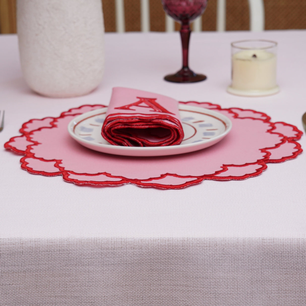 CRESSIDA PINK ROUND FABRIC PLACEMAT & NAPKIN SET