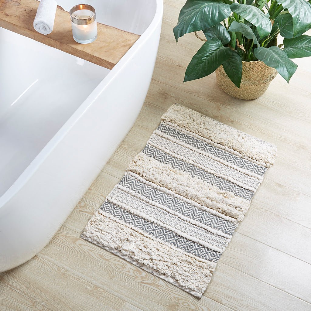 Woven texture stripe bath rug - Tuesday Morning - Bathroom Rugs
