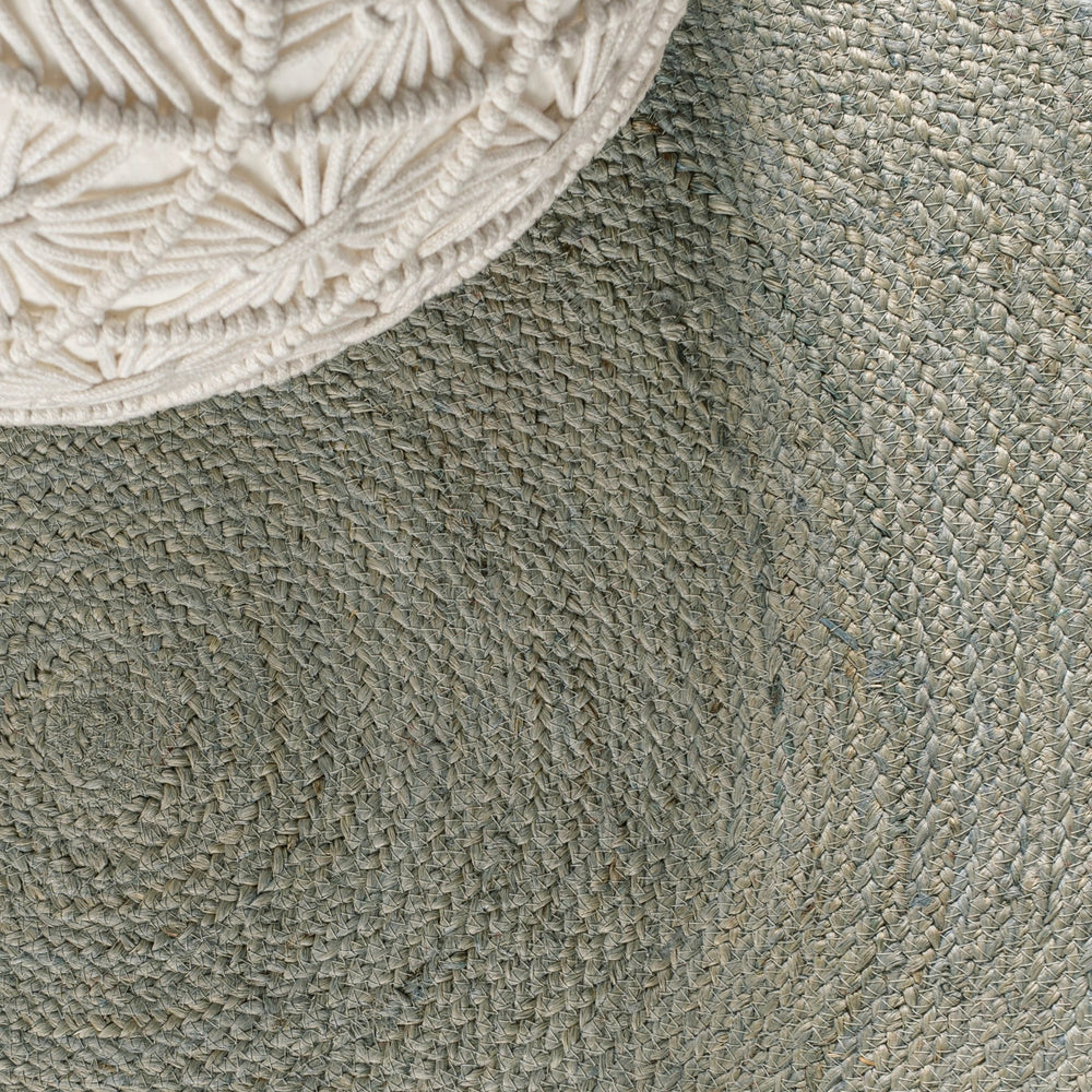 Zara Braided Coastal Cottage Round Area Rug - Tuesday Morning - Area Rugs