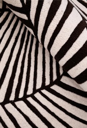 Zebra Orbit Black Hand Tufted 6x6 Wool Area Rug