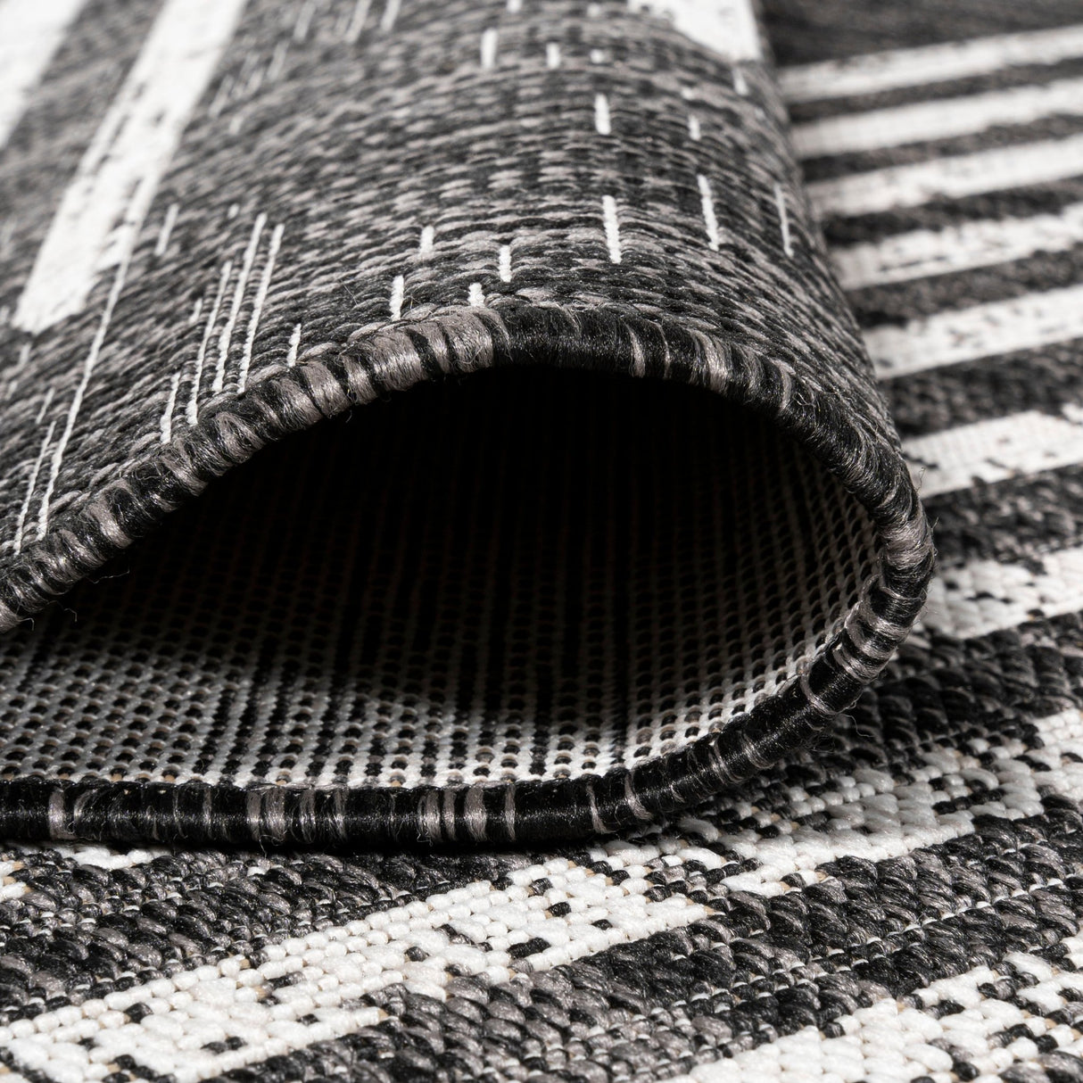 Zolak Berber Stripe Geometric Indoor/Outdoor Runner Rug - Tuesday Morning - Runner Rugs