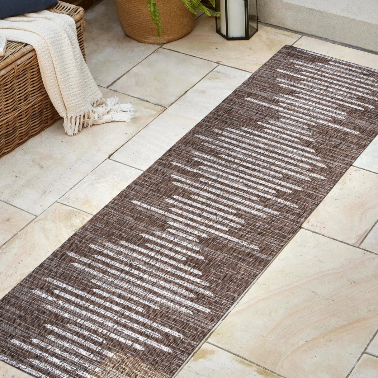 Zolak Berber Stripe Geometric Indoor/Outdoor Runner Rug - Tuesday Morning - Runner Rugs